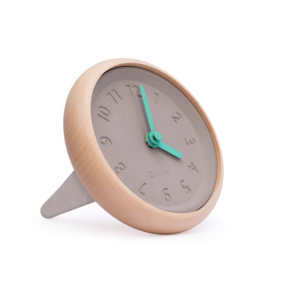 Reloj de mesa en madera y hormigón agujas azules