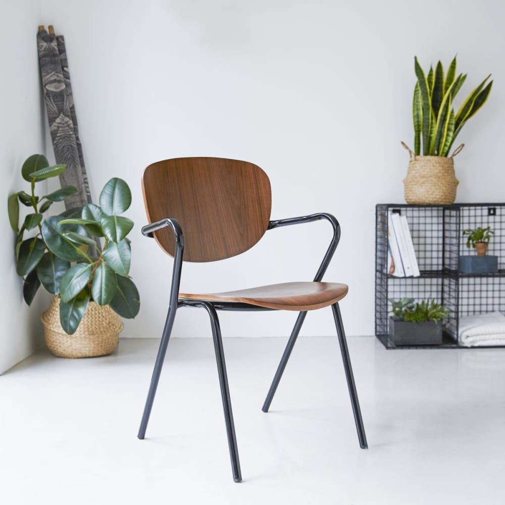 Tikamoon Stuhl aus Nussbaum und Metall style modern Braun Holz
