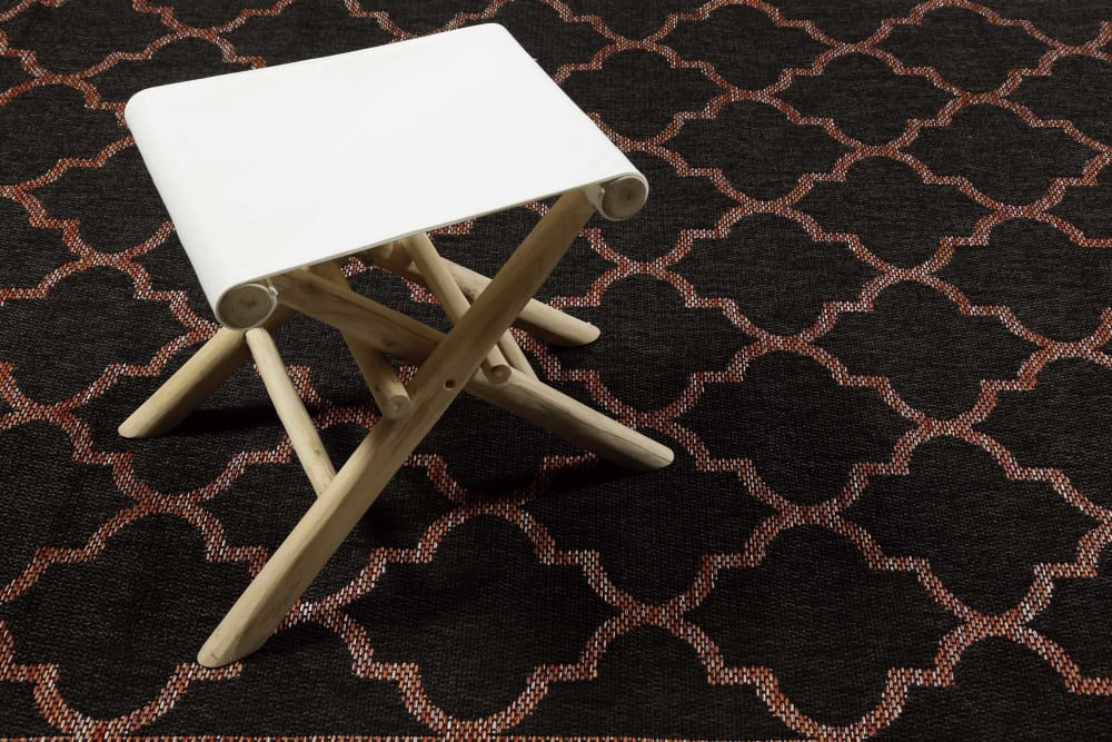 Alfombra negro con diseño oriental color coral para exterior 200x133 - Maisons du Monde