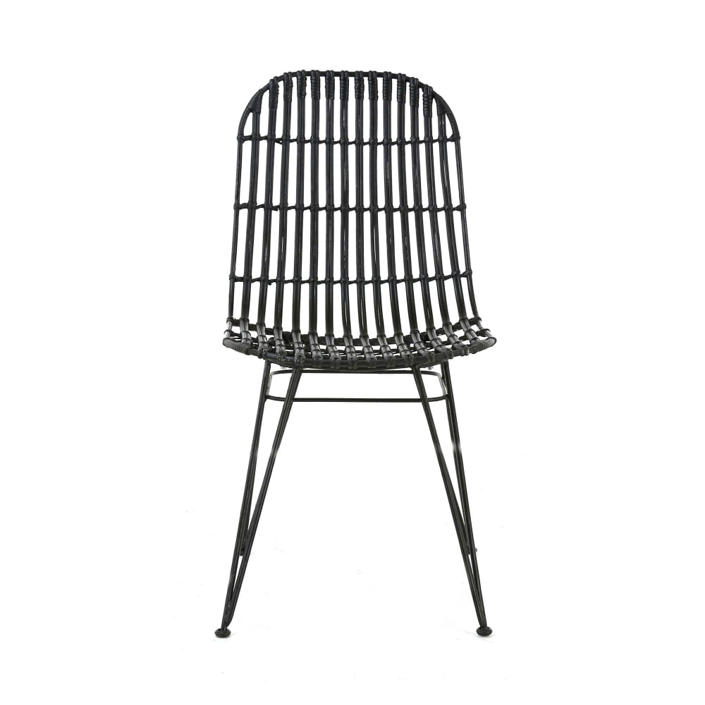 chaise en rotin noir
