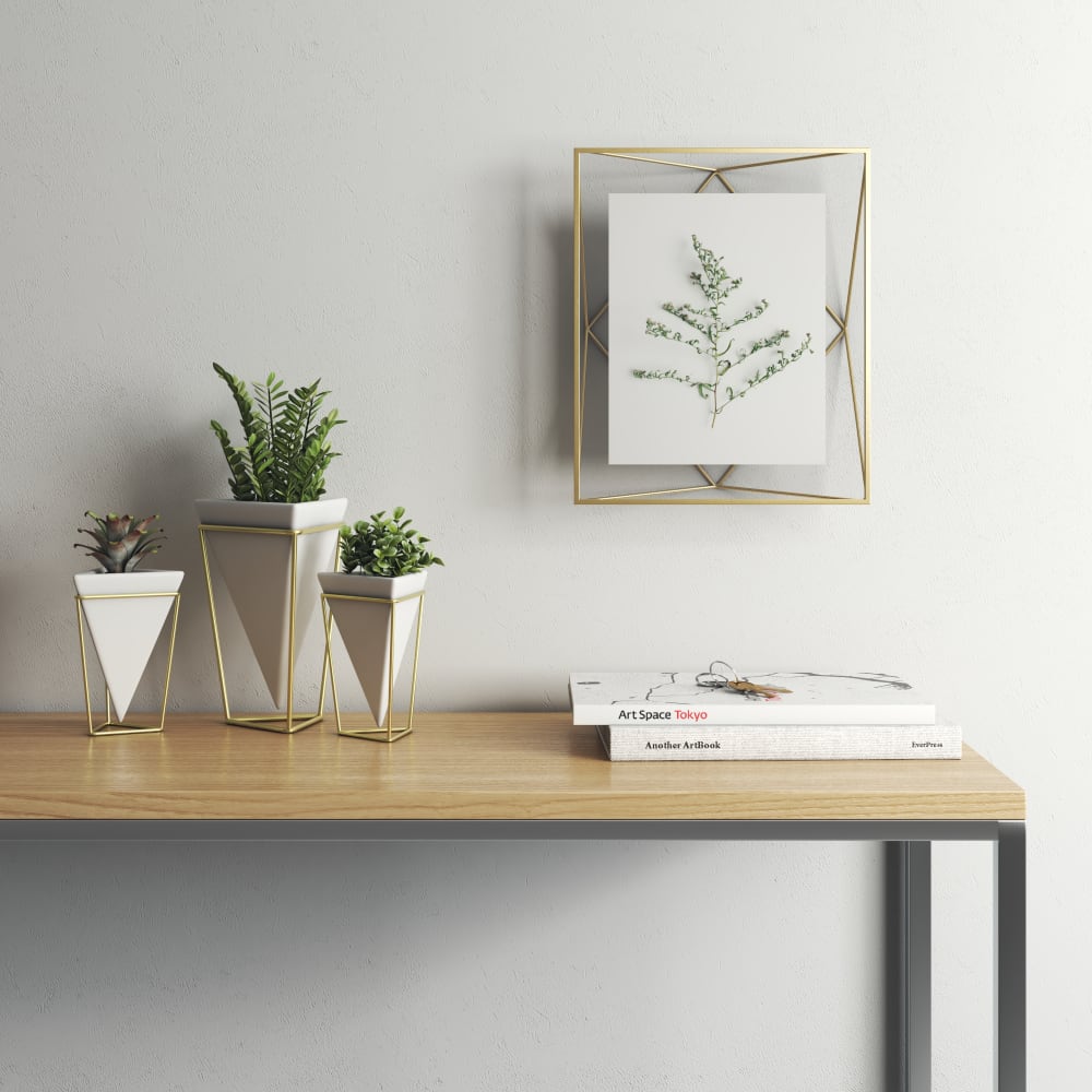 Cadre pour photo 20x25cm en métal à poser ou fixer, doré - Maisons du Monde