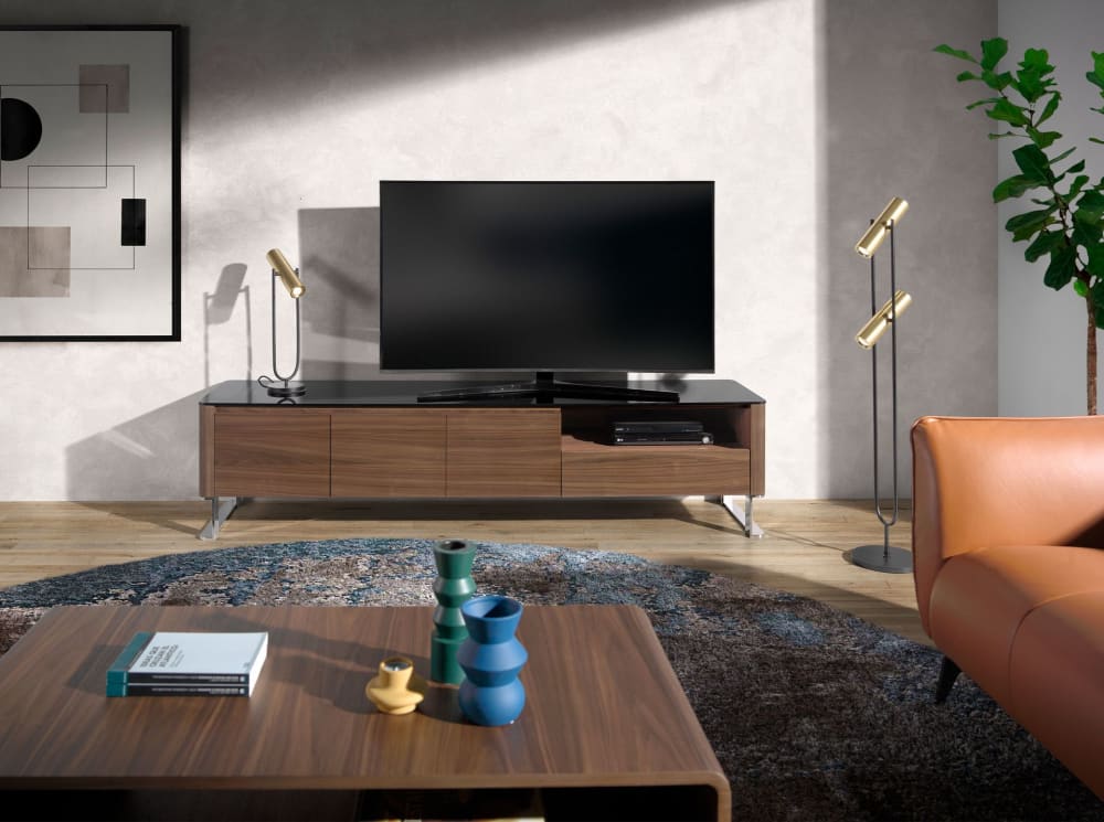 Meuble tv en effet bois noyer et verre noir - Maisons du Monde
