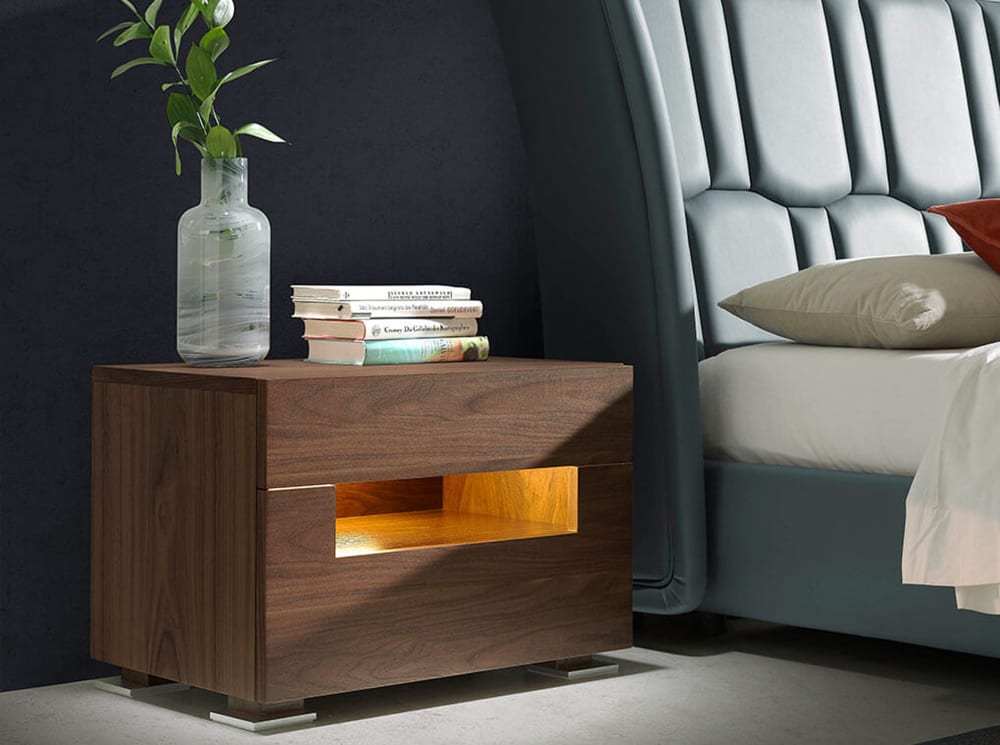 Nachttisch aus Walnuss mit Beleuchtung - Maisons Du Monde