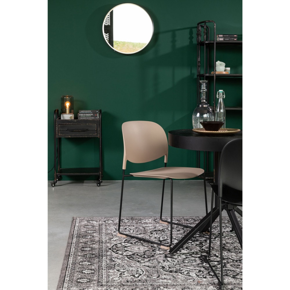 4 chaises en plastique beige