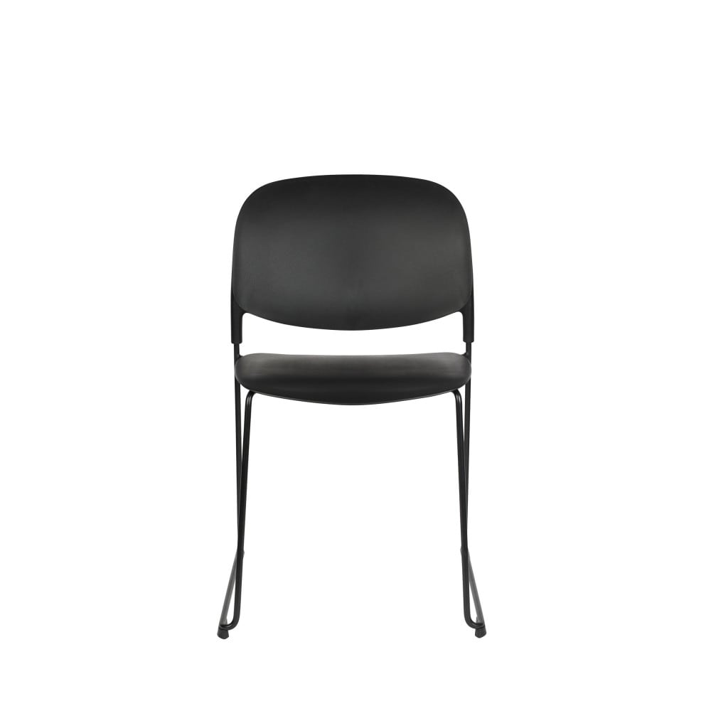 4 chaises en plastique