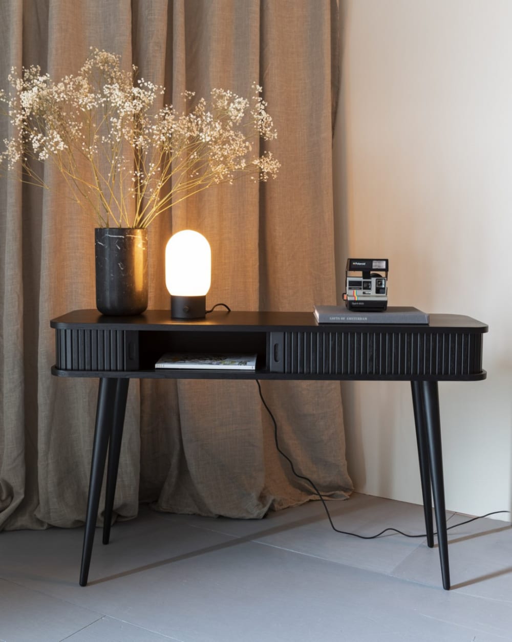 Consola de madera negra vintage con puertas correderas - Maisons du Monde