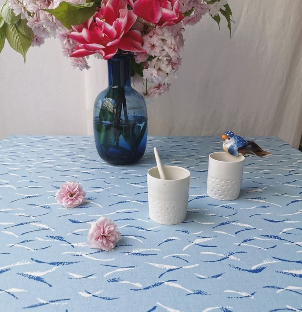 Tischdecke abwaschbar, eckig oder rechteckig, blaue WELLEN -