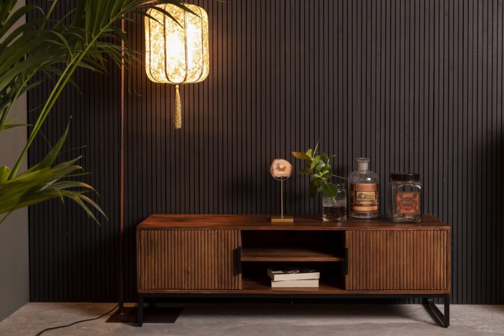 Mobile tv in legno massiccio di mango con base in acciaio nero -