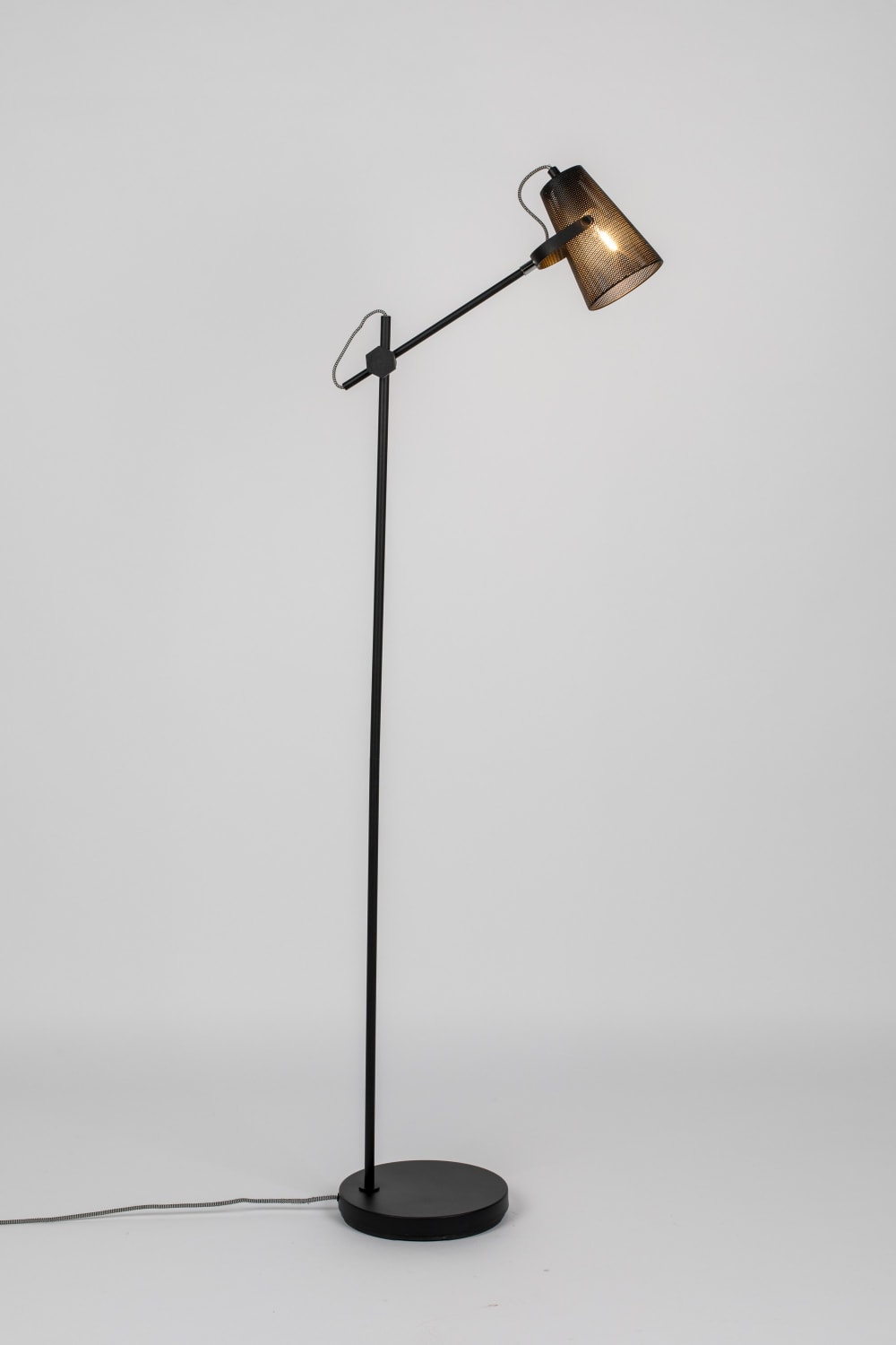 Lampadaire en métal noir - Maisons du Monde