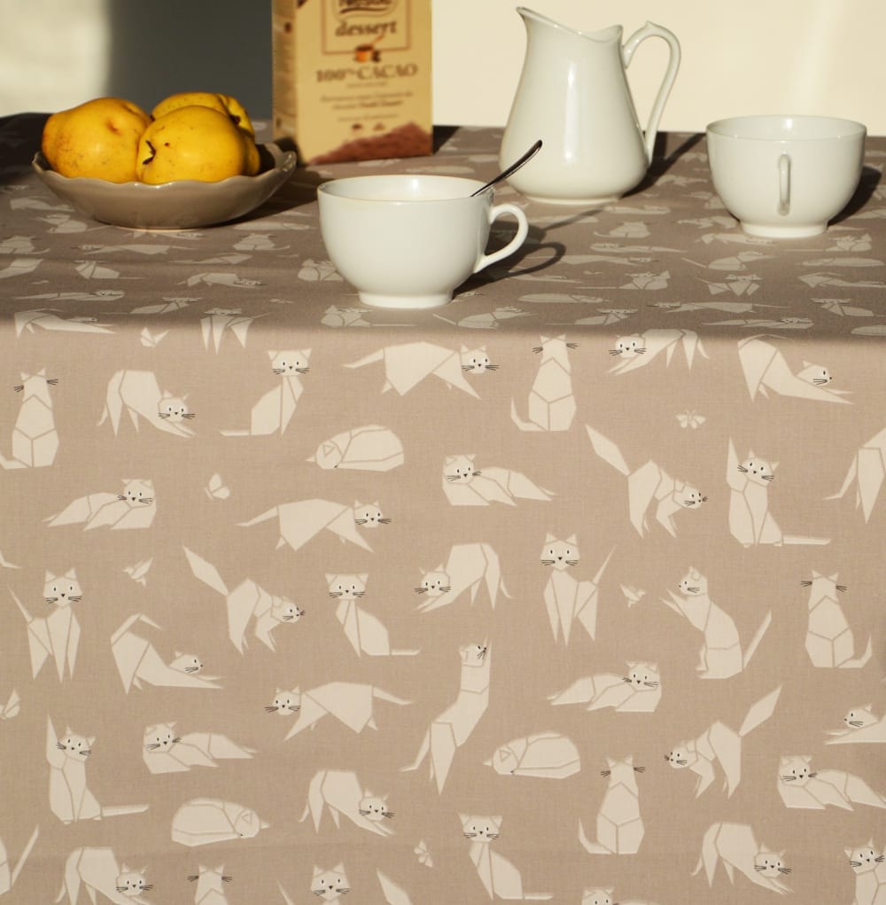 Nappe enduite coton taupe carrée 120 x 120 cm