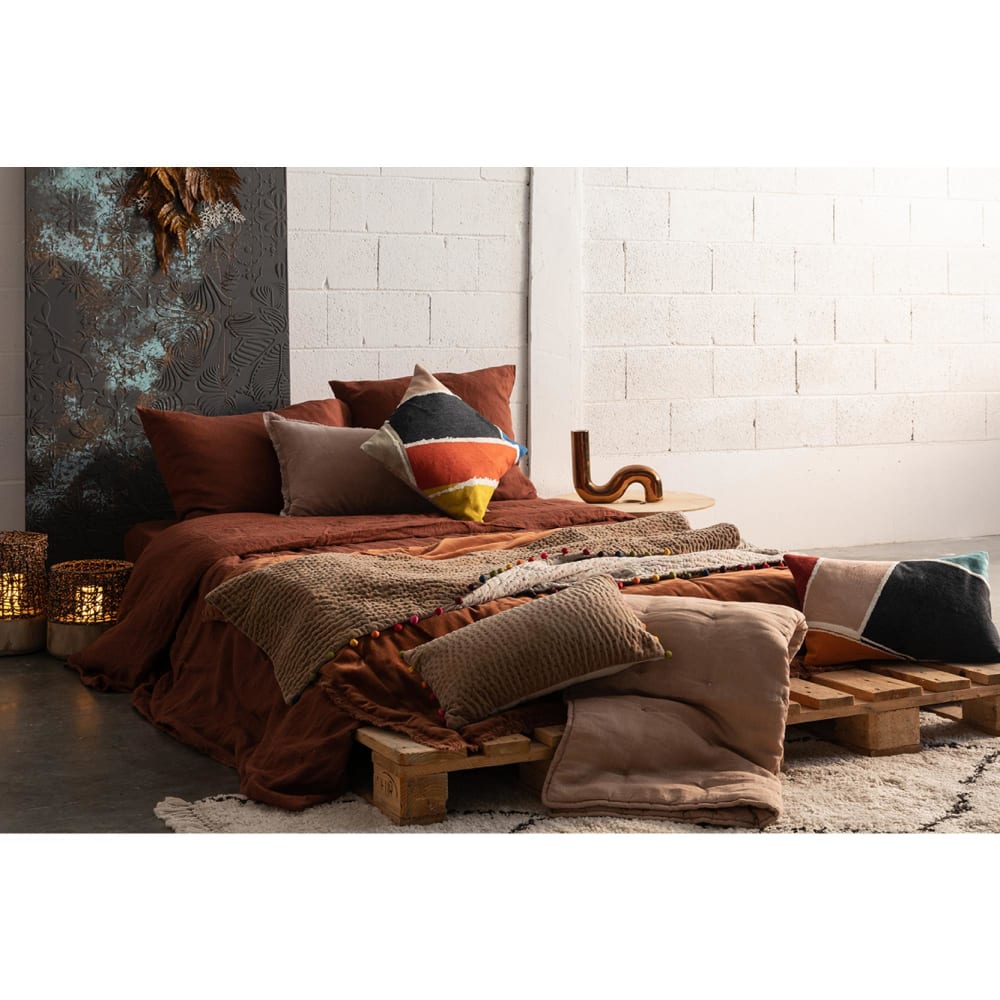 Jeté stonewashed en lin sable 180 x 260 cm - Maisons du Monde