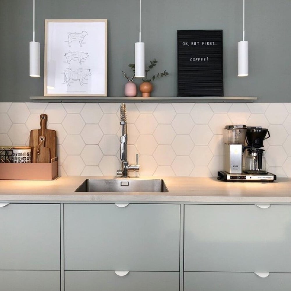 Höhenverstellbare weiße minimalistische Deckenlampe - Maisons Du
