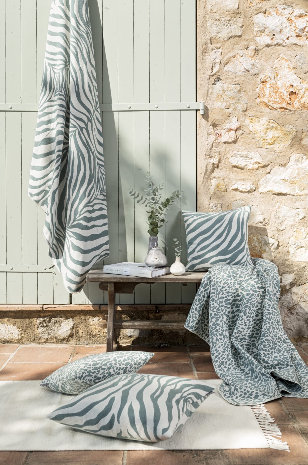 Housse de coussin jacquard motif zébre jade 50x50 - Maisons du Monde