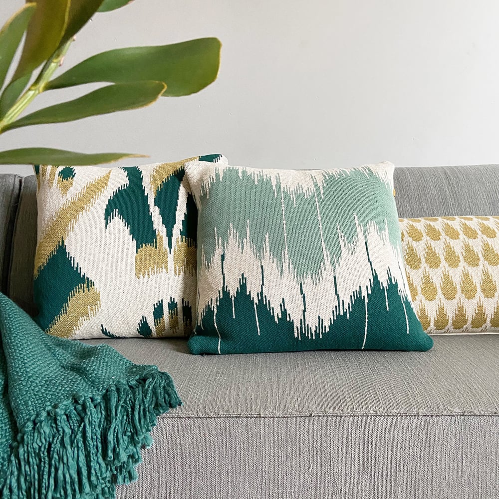 MALAGOON Utilisez ce magnifique plaid pour vous réchauffer ou décorer votre maison