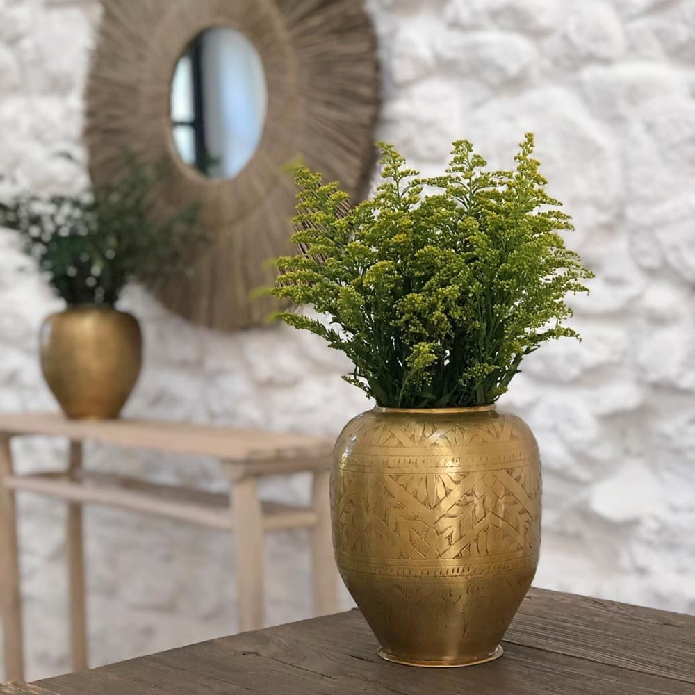 Vase en aluminium doré avec motifs gravés h21 cm - Maisons du Monde