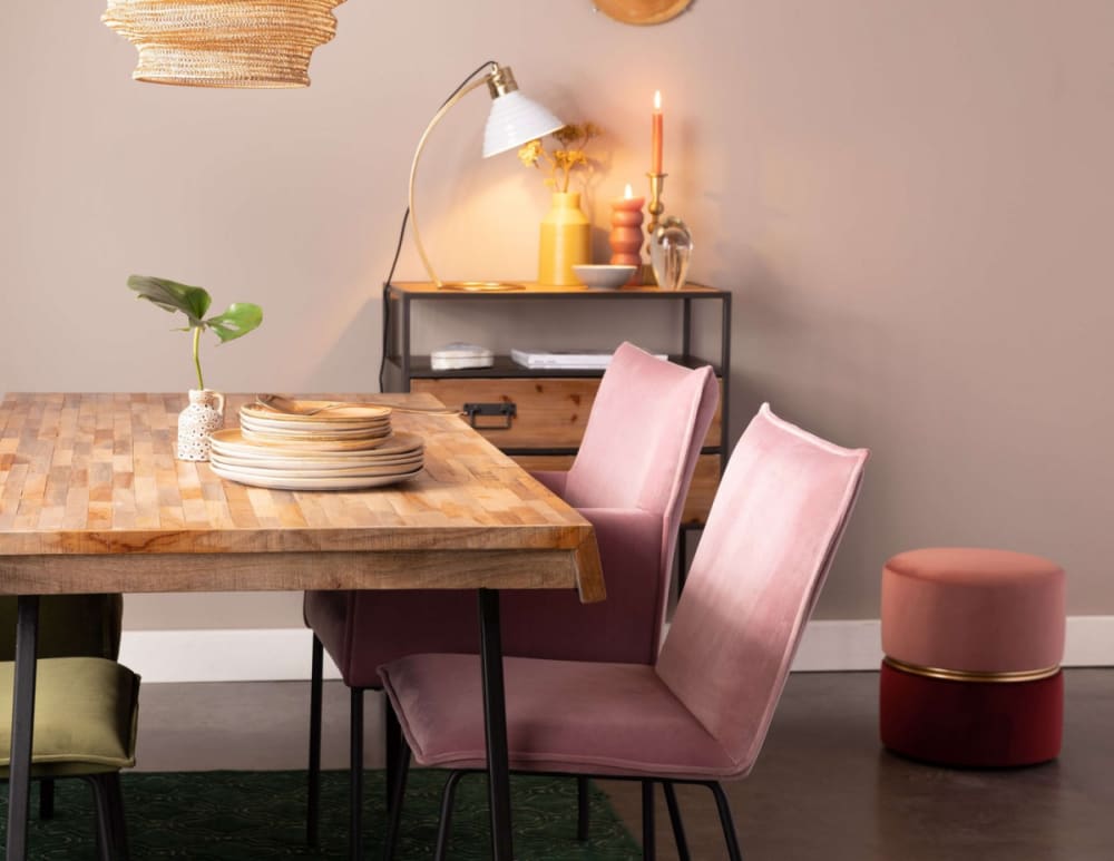 Pouf en velours rose avec cerclage doré - Maisons du Monde