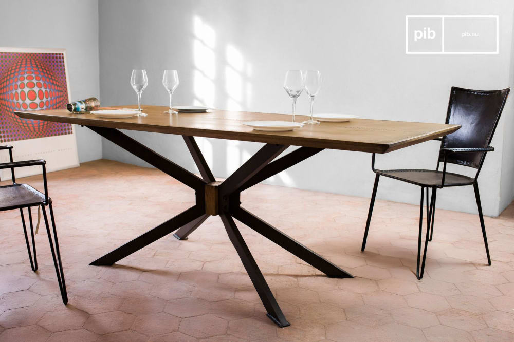 Mesa de comedor de madera y latón - Maisons du Monde