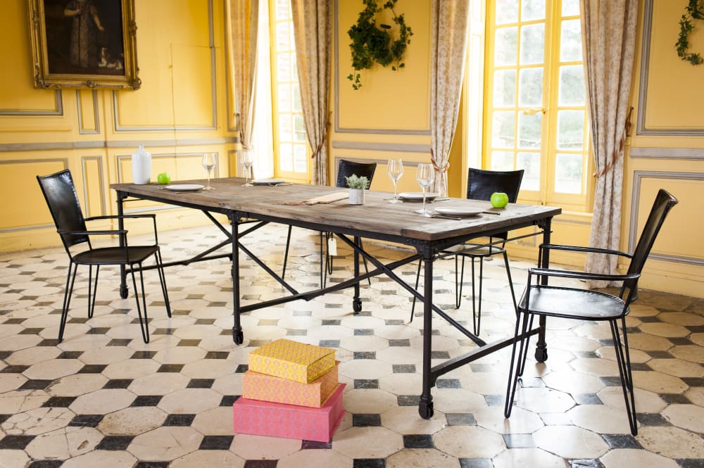 Table de repas 10pl en bois clair - Maisons du Monde