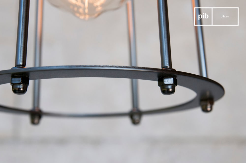 Lampe suspendue en métal doré — vue 4