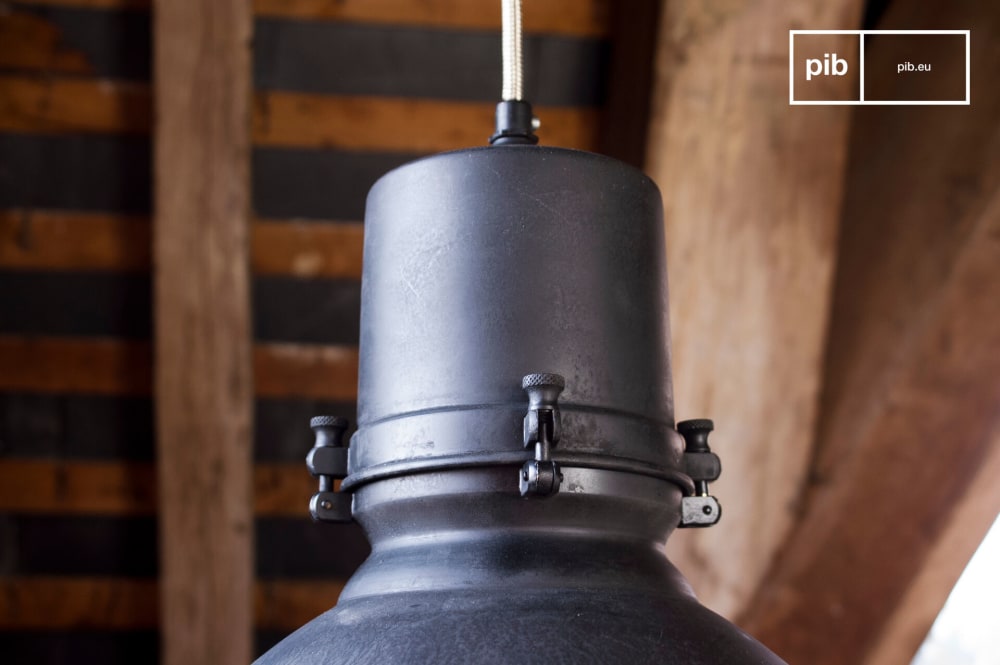 Suspension vintage en métal noir — vue 4