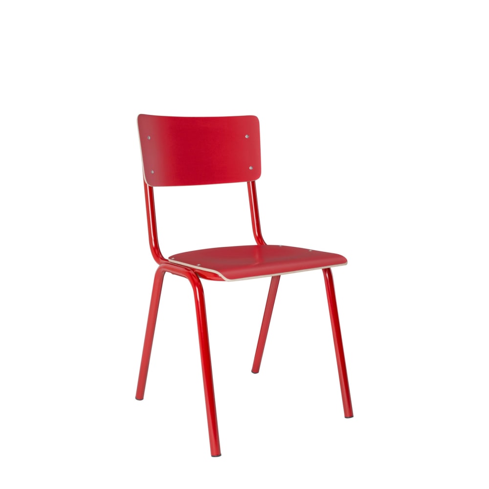 chaise en bois rouge