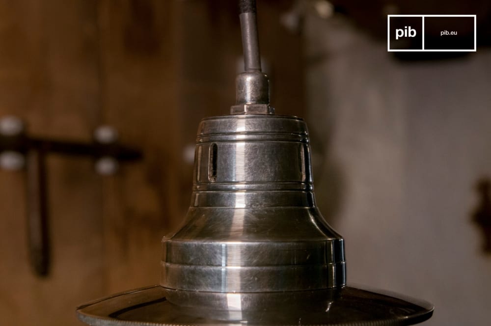 Lampe suspendue en métal argenté — vue 4