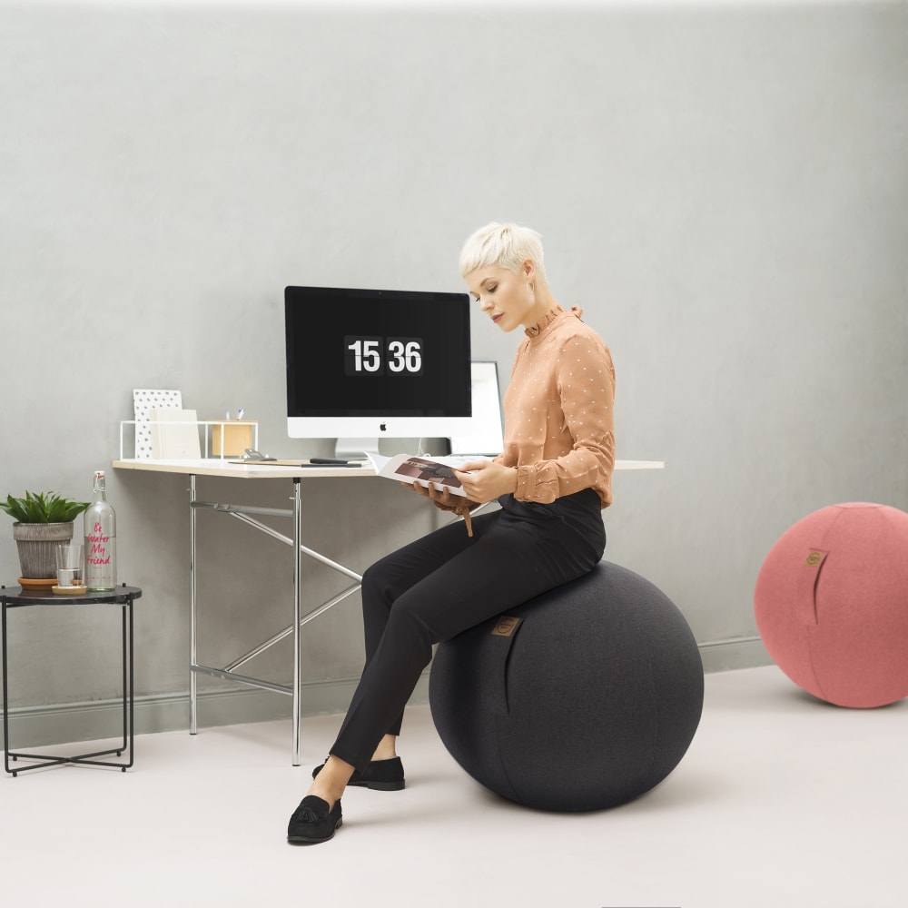 Balle d'assise aspect feutrine saumon avec poignée polyester d65 - Maisons du Monde