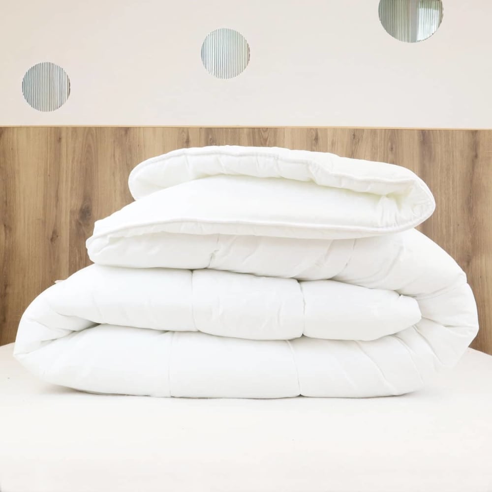 Couette blanche 550gr hiver en polyester blanc 240x280 cm - Maisons du Monde