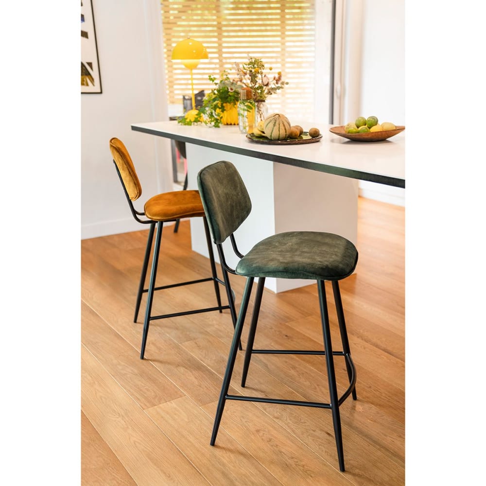 Chaise plan de travail velours vert pieds métal noir h68 cm