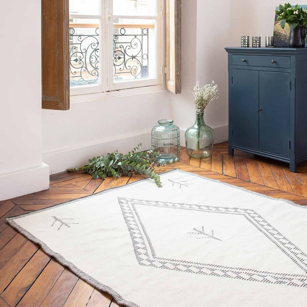 Tapis en laine écru à motif noir graphiques 140 x 200 cm — vue 3