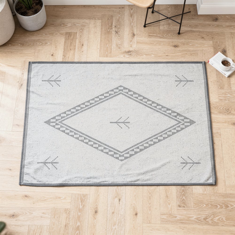 Tapis en laine écru à motif noir graphiques 140 x 200 cm — vue 4