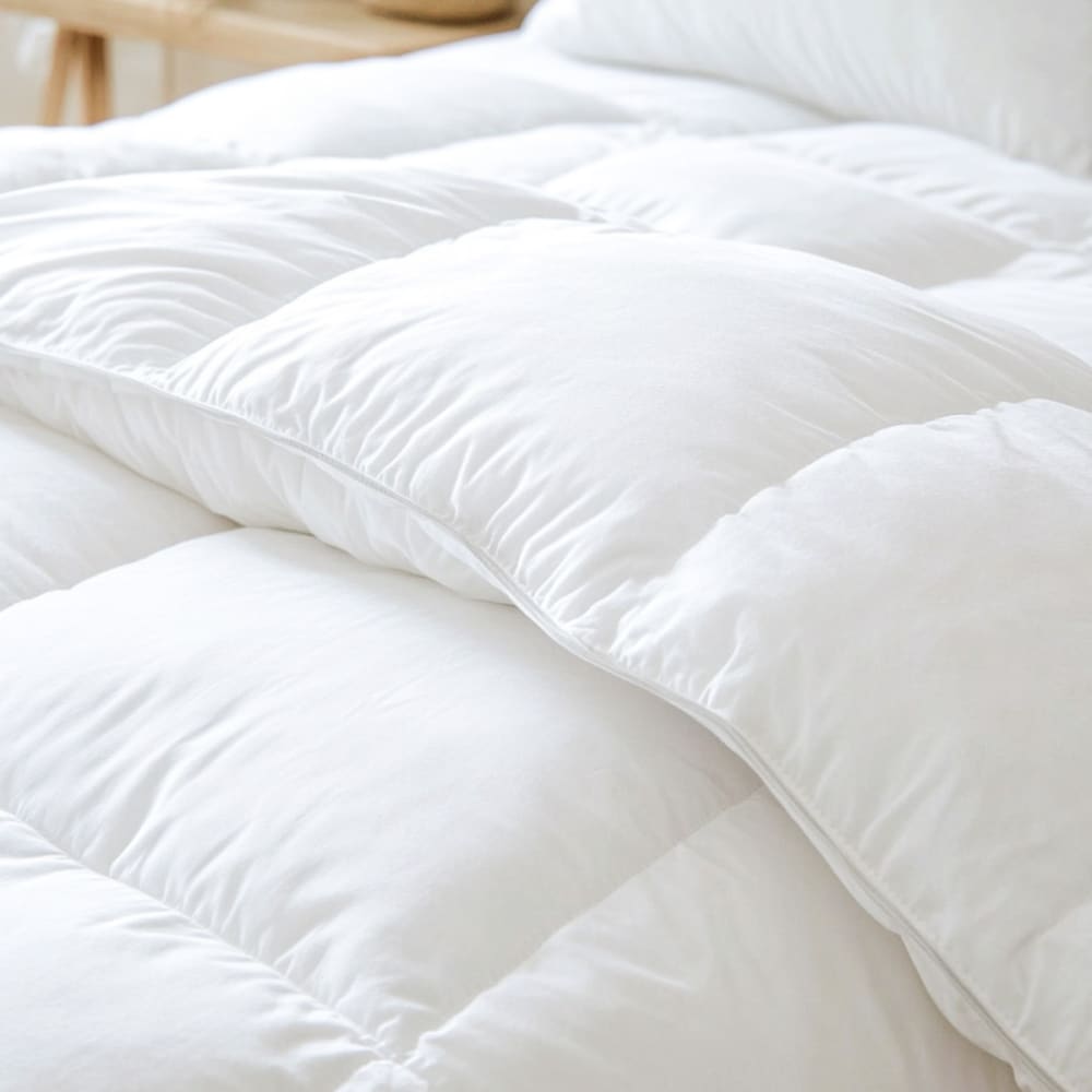 Couette naturelle temperee 50% duvet 260x240 cm - Maisons du Monde