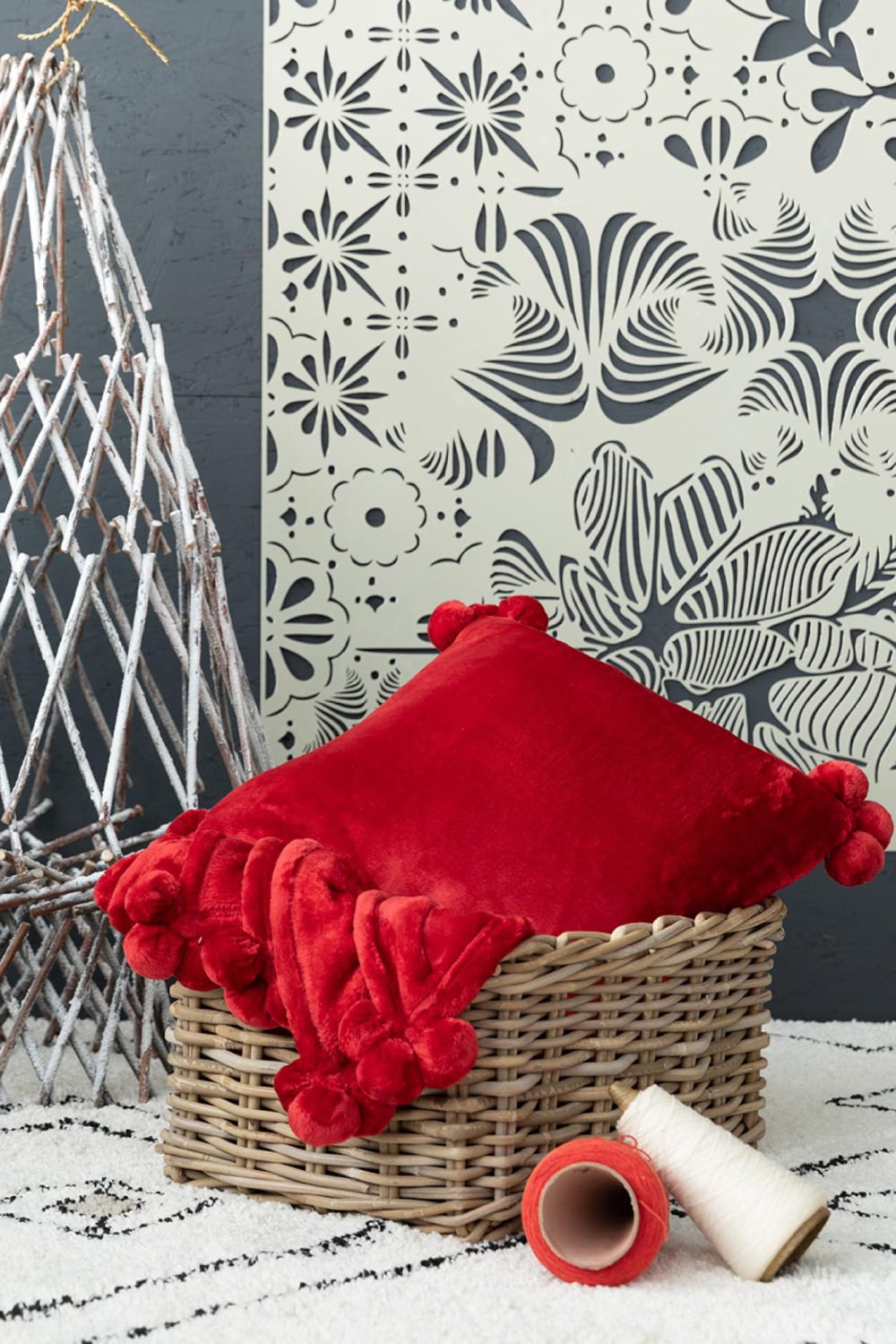Plaid tender pompons en polyester rubis 130 x 170 cm