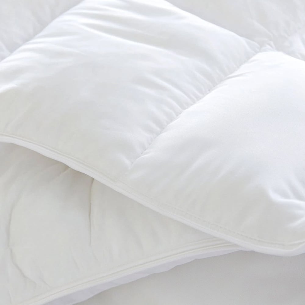 Couette naturelle chaude 70% duvet 260x240 cm - Maisons du Monde