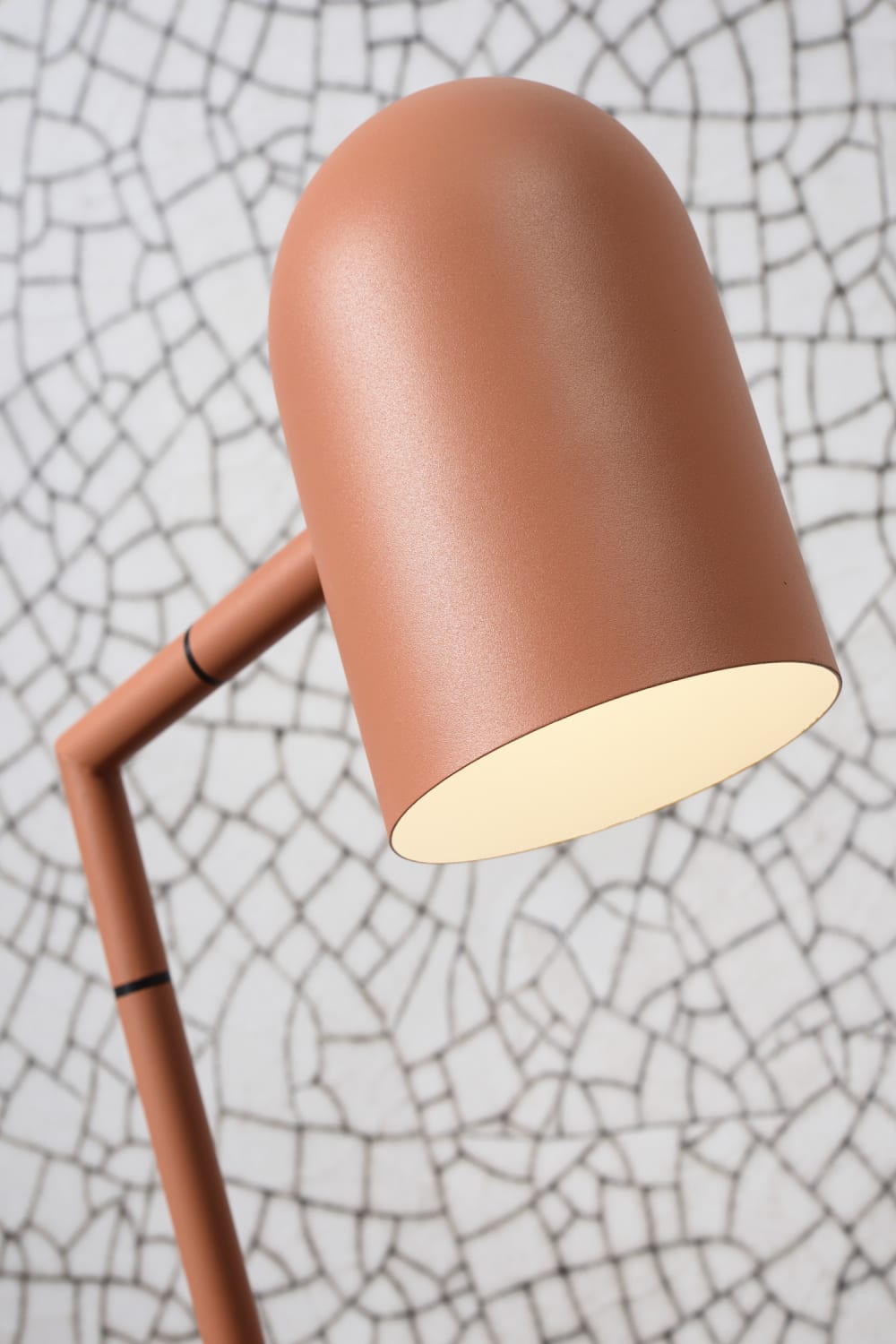 Lampadaire en métal orange H141cm — vue 4