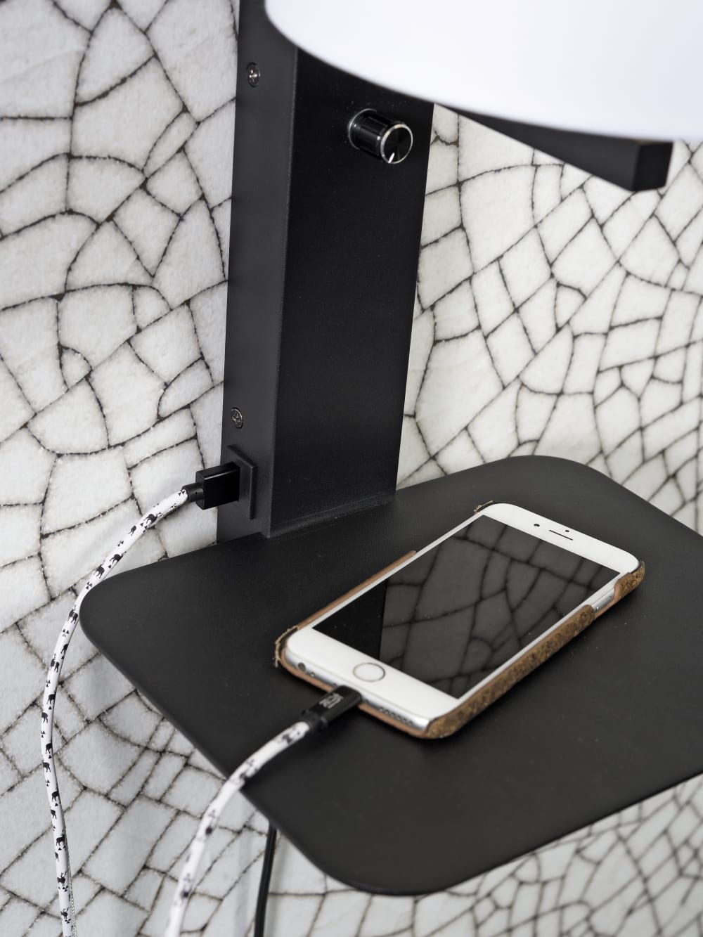 Applique noire avec tablette et abat-jour noir H42cm