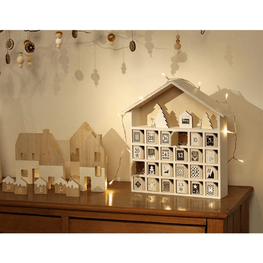 Calendrier de l'Avent en bois maison 31,5x7x34cm - Maisons du Monde