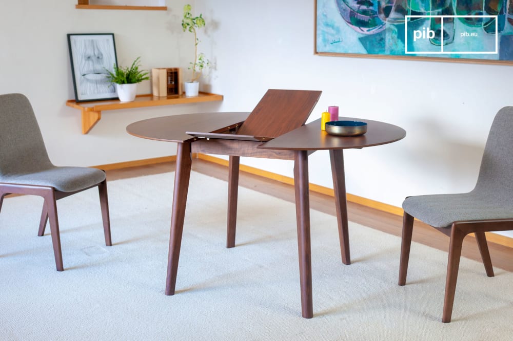 Pequeña mesa extensible en nogal marron