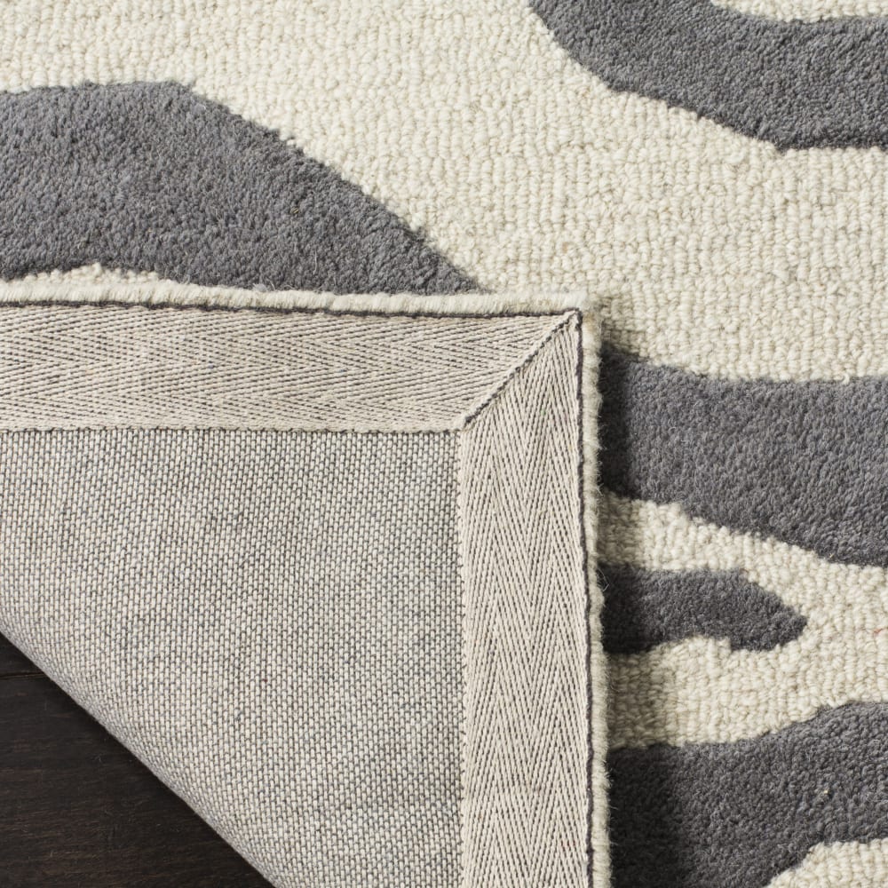 Tapis zèbre en laine blanc/gris, 122 x 183 cm — vue 4