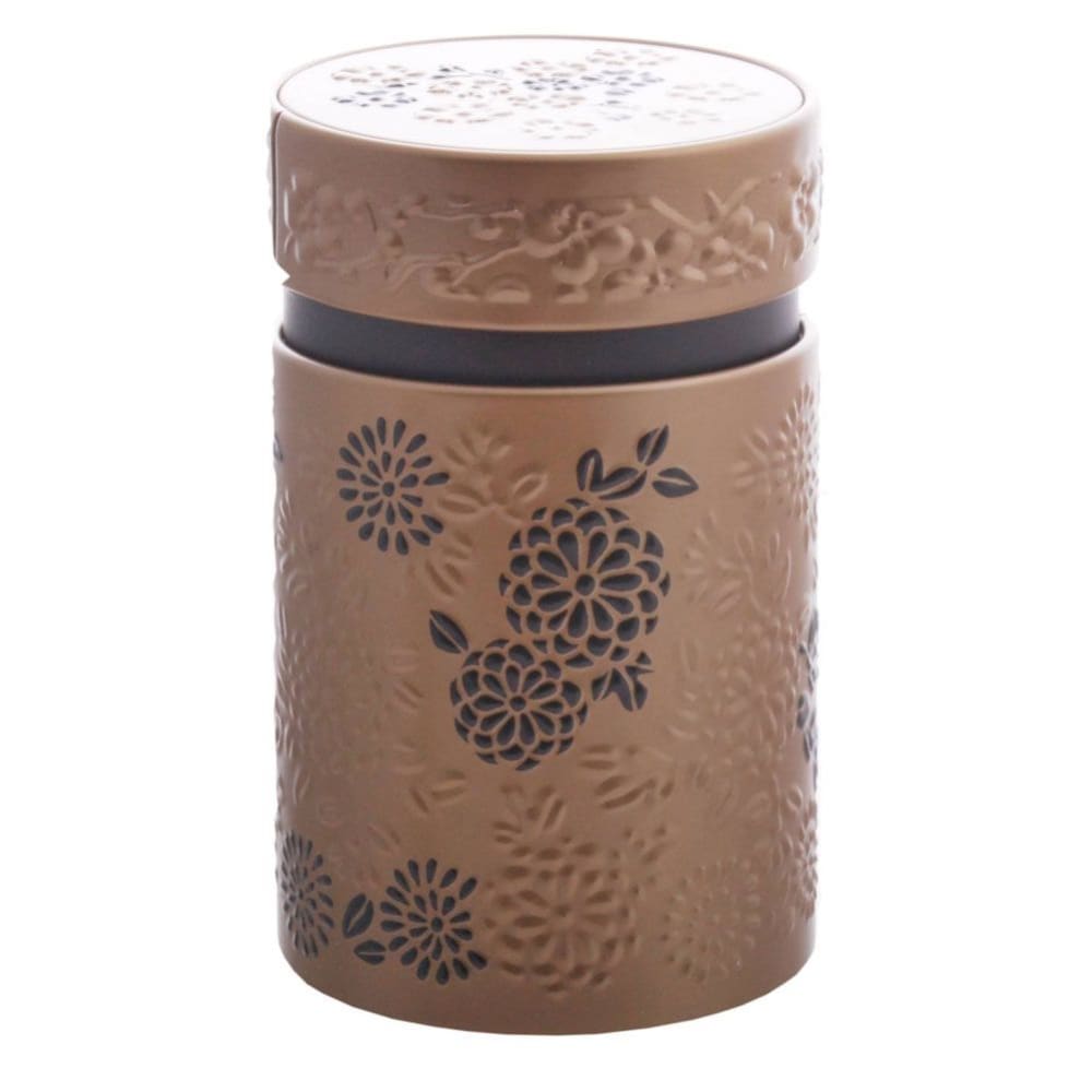 EIGEINART Petite boite Yumiko pour le thé Contenance 150 gr métal Dim : 7.5 x 11.7 cm Cette boite permet de contenir 150 grammes de thé