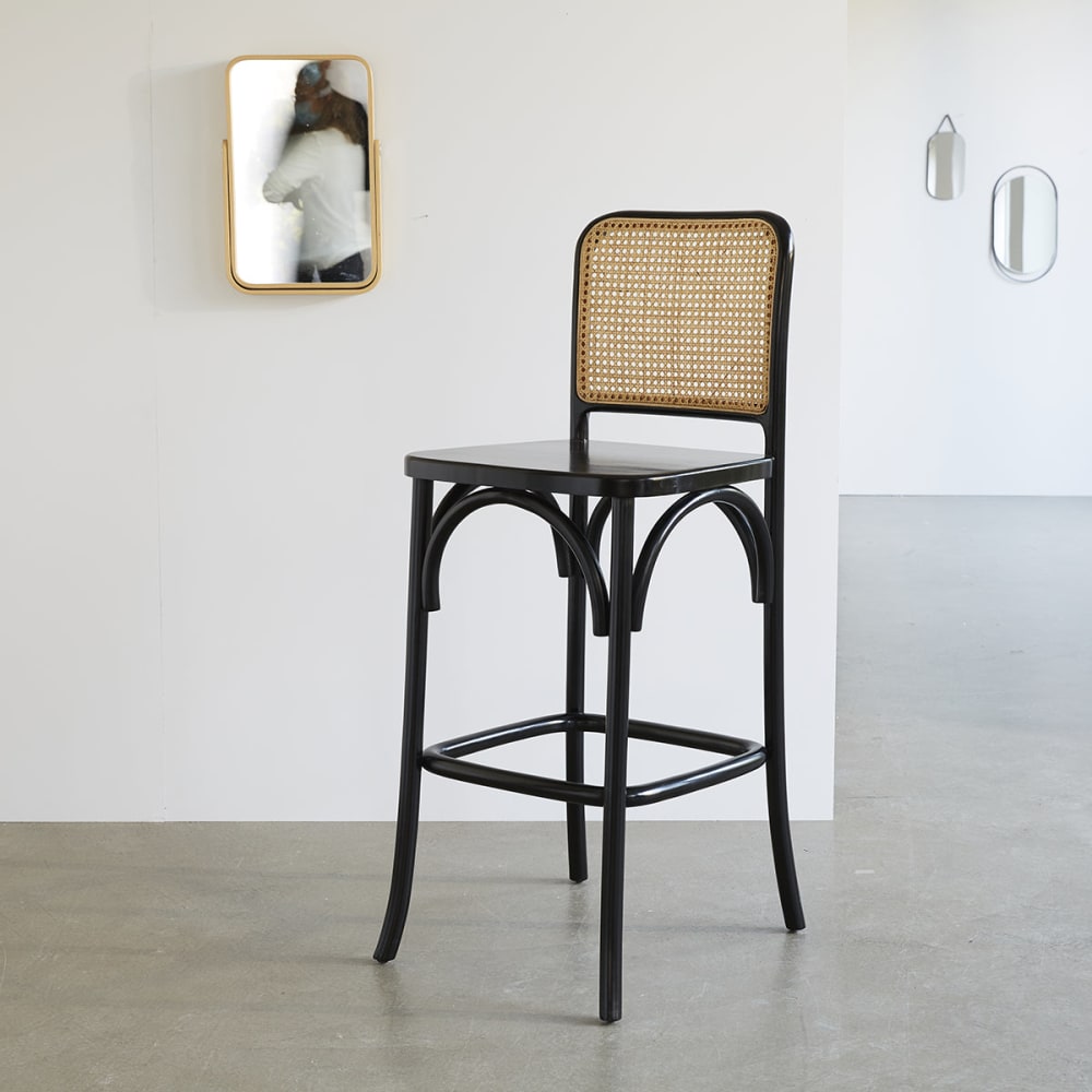BERAH GETAH Barhocker aus Mahagoniholz und schwarzem Rohr style modern - -