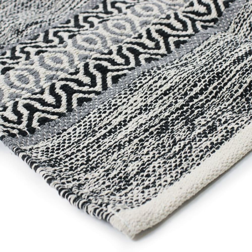 Tapis en coton esprit ethnique noir et blanc 120x170 — vue 4