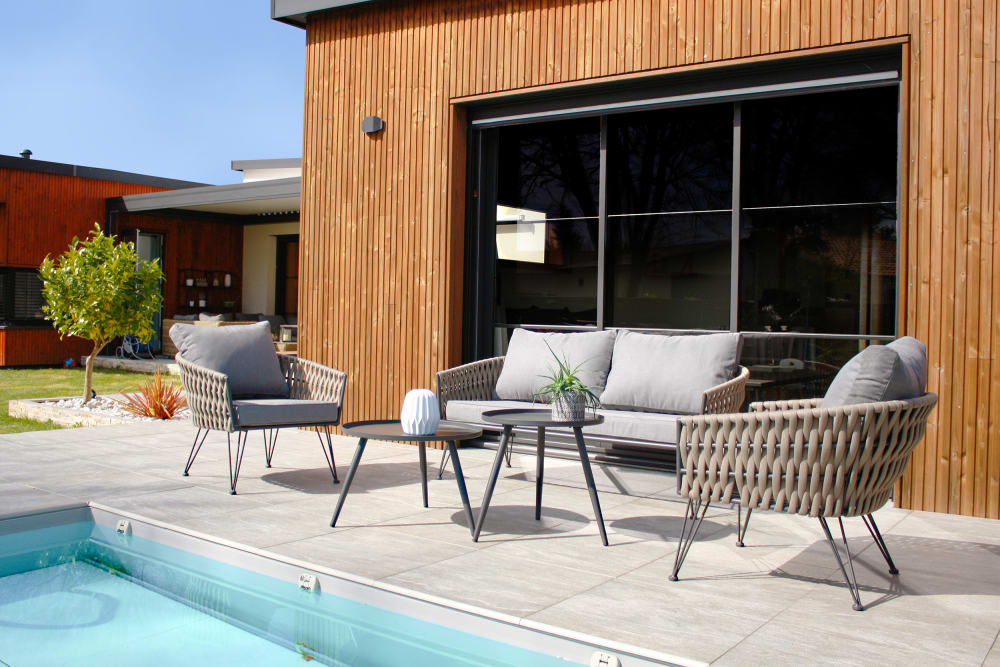 Salon de jardin 4 places en corde tissée taupe et acier gris