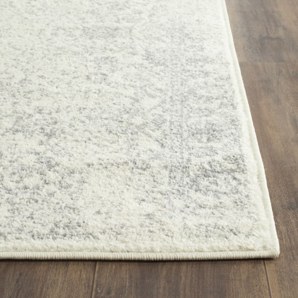 Tapis vintage patiné en polypropylène blanc/argent, 91 x 152 cm — vue 4