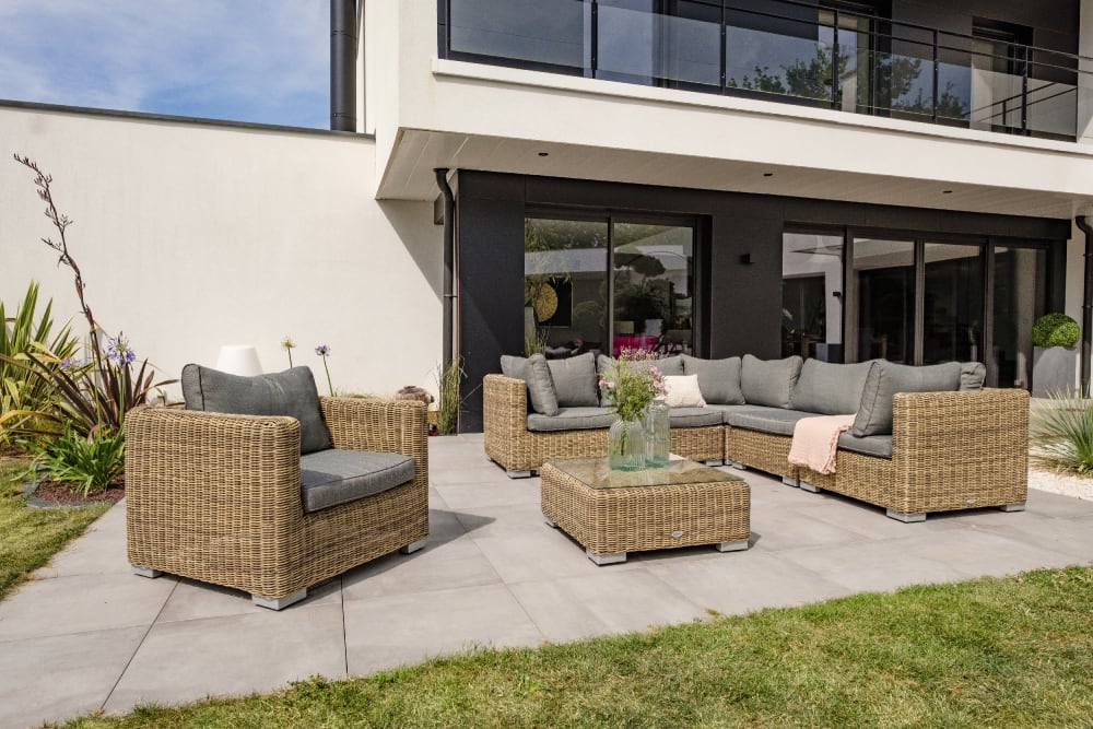 Salon de jardin 6 places en résine tressée - Maisons du Monde