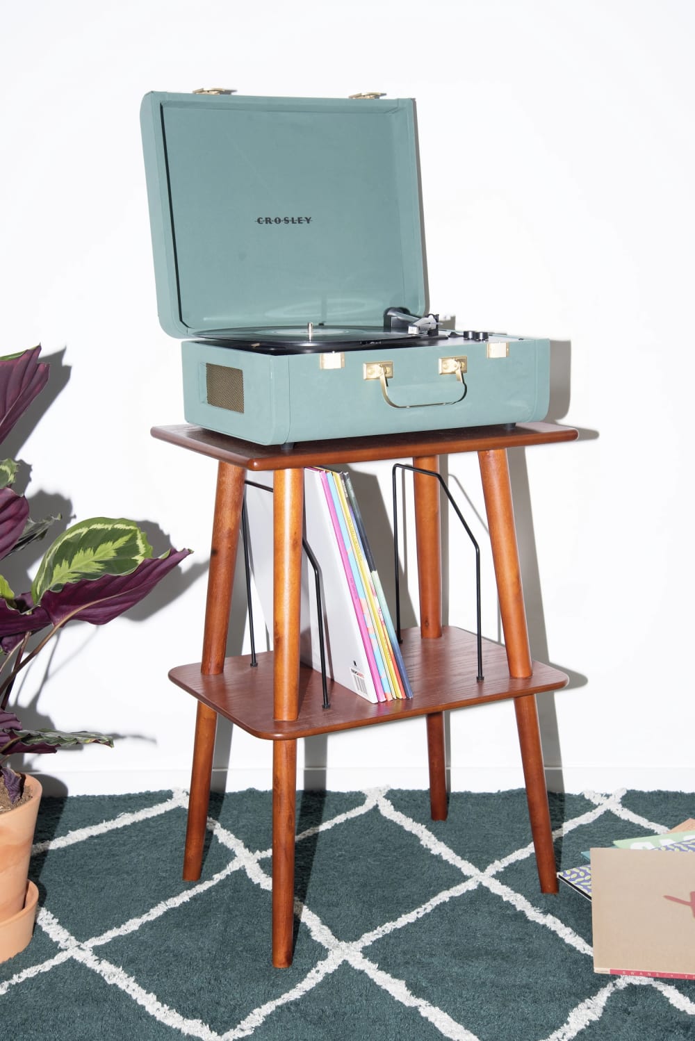 Table en placage paprika avec rangement pour disques vinyle