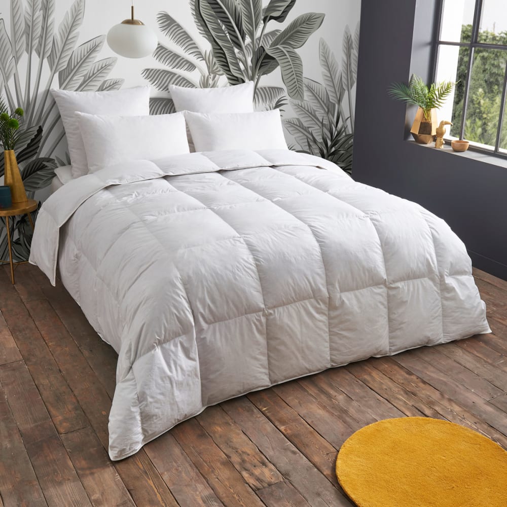 Couette tempérée 30% duvet - coton 200x200 cm - Maisons du Monde