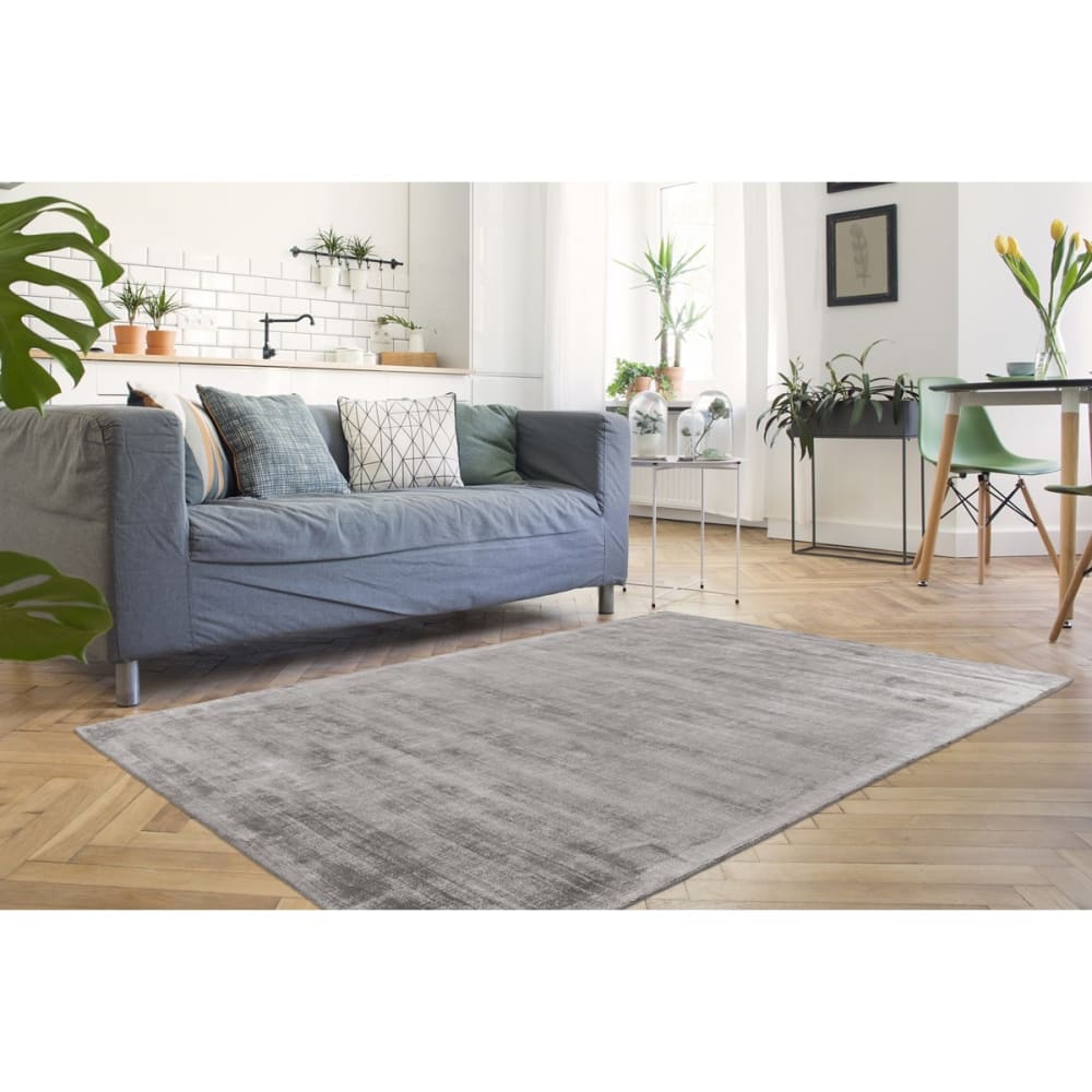 Tapis moderne en soie gris foncé 120x170 cm - Maisons du Monde