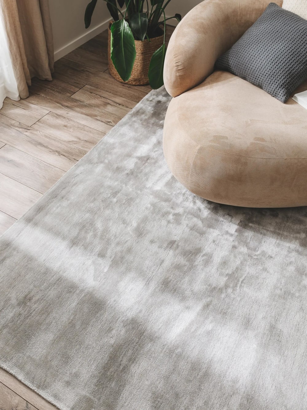 Tapis en viscose gris 120x170 — vue 4