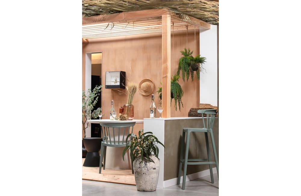 Tabouret en fibre de verre anthracite - Maisons du Monde